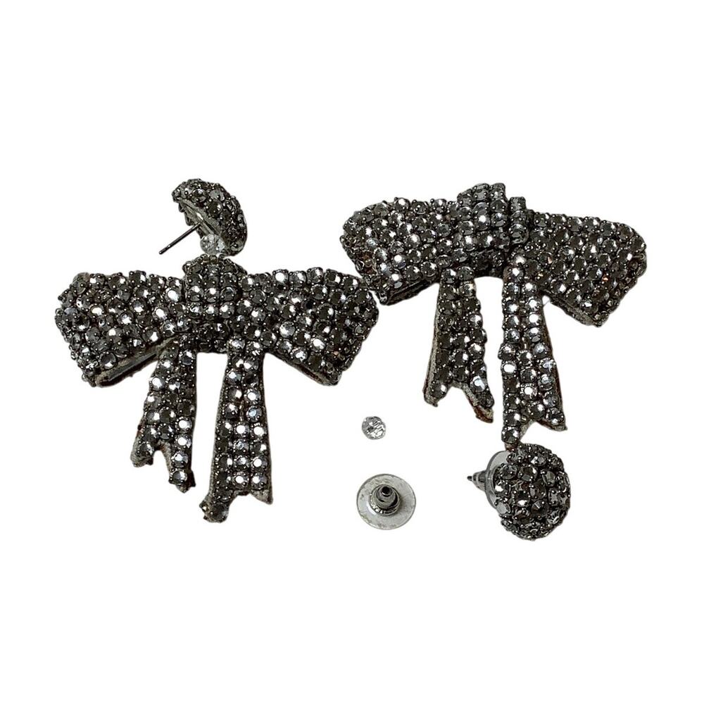 Oscar de la Renta *READ Silver Tone Crystal Pave Bow Ribbon Earrings A30-8